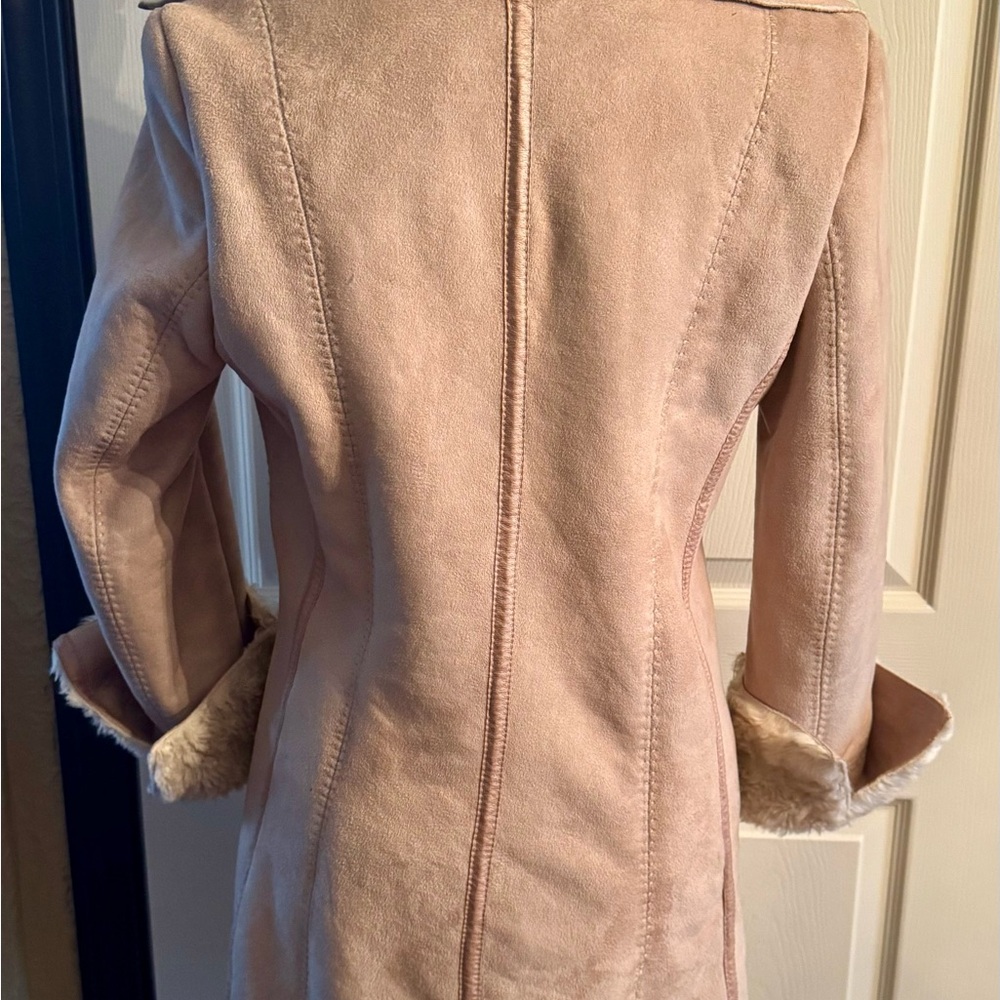 Ladies coat , faux fur lined. - Picture 2 of 4